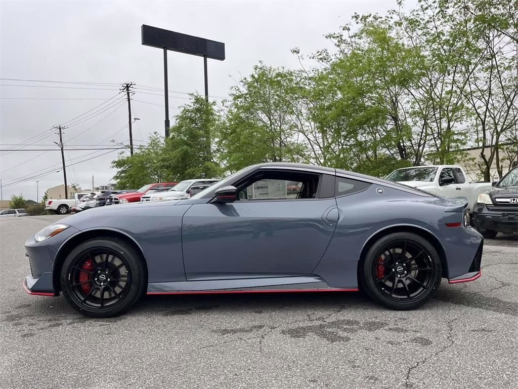 2025 Stealth Gray/Super Black Nissan Z NISMO RWD Coupe