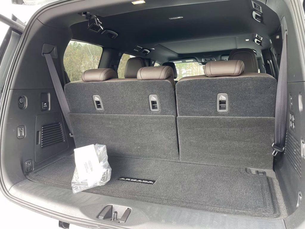 2025 Everest White Pearl Tricoat Nissan Armada Platinum Reserve RWD SUV