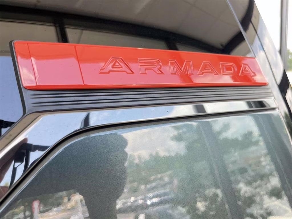 2025 Alpine Metallic/Super Black Nissan Armada PRO-4X 4X4 SUV