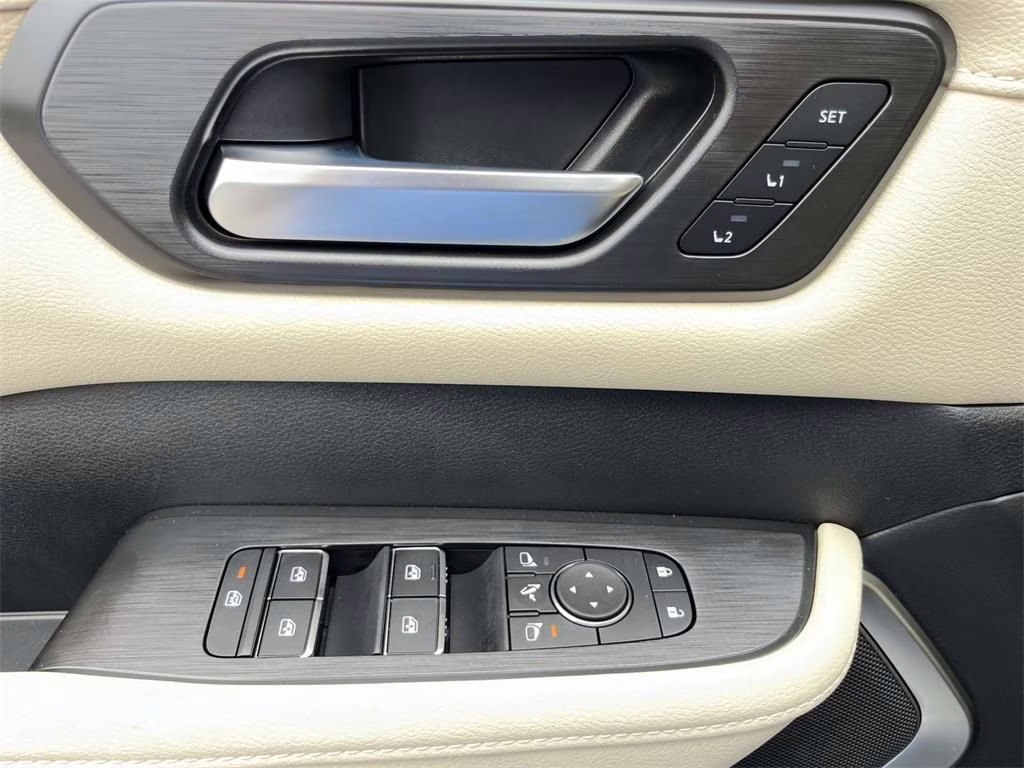 2026 Aspen White Tricoat Nissan Armada Platinum RWD SUV