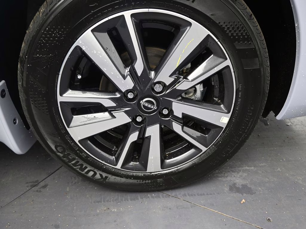 2025 Gray Sky Pearl Nissan Versa 1.6 SV FWD Sedan