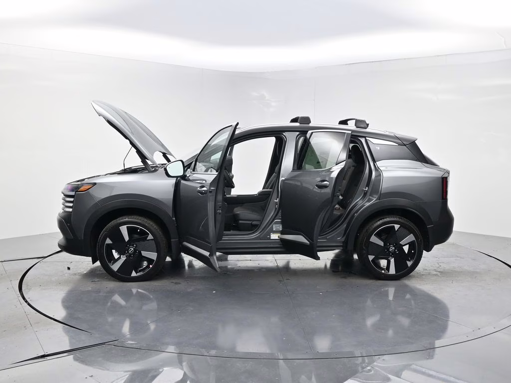 2026 Gun Metallic/Super Black Nissan Kicks SR FWD SUV