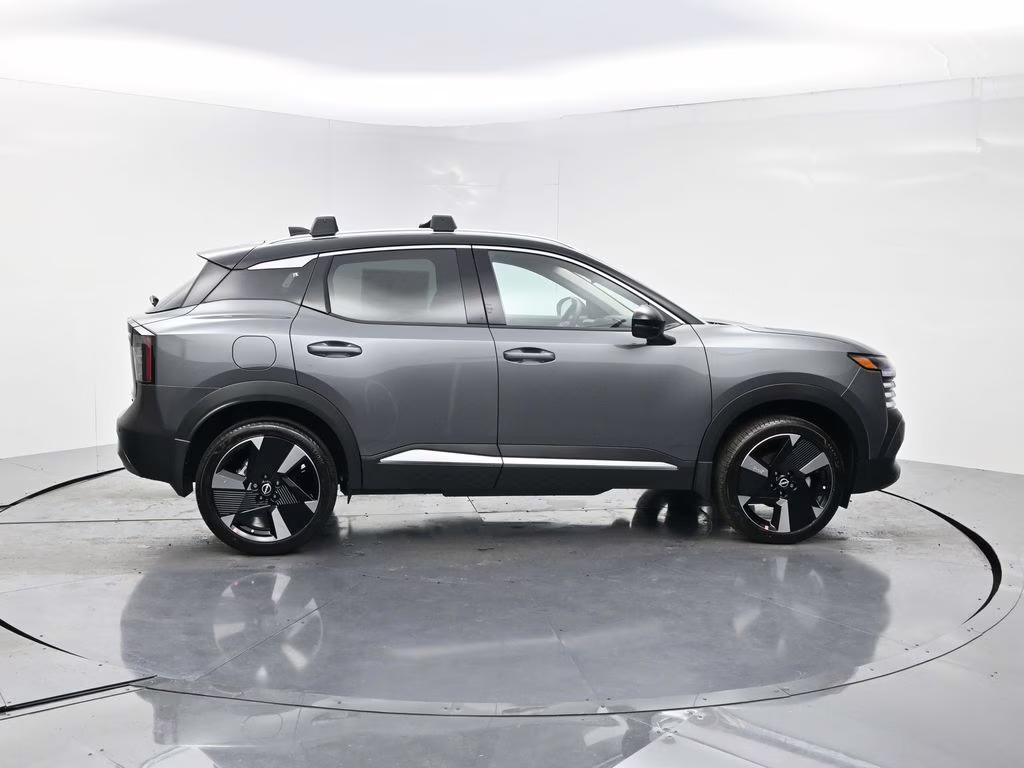 2026 Gun Metallic/Super Black Nissan Kicks SR FWD SUV