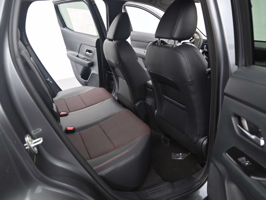 2026 Gun Metallic/Super Black Nissan Kicks SR FWD SUV