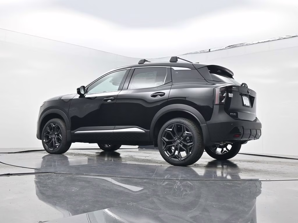 2026 Super Black Nissan Kicks SR FWD SUV