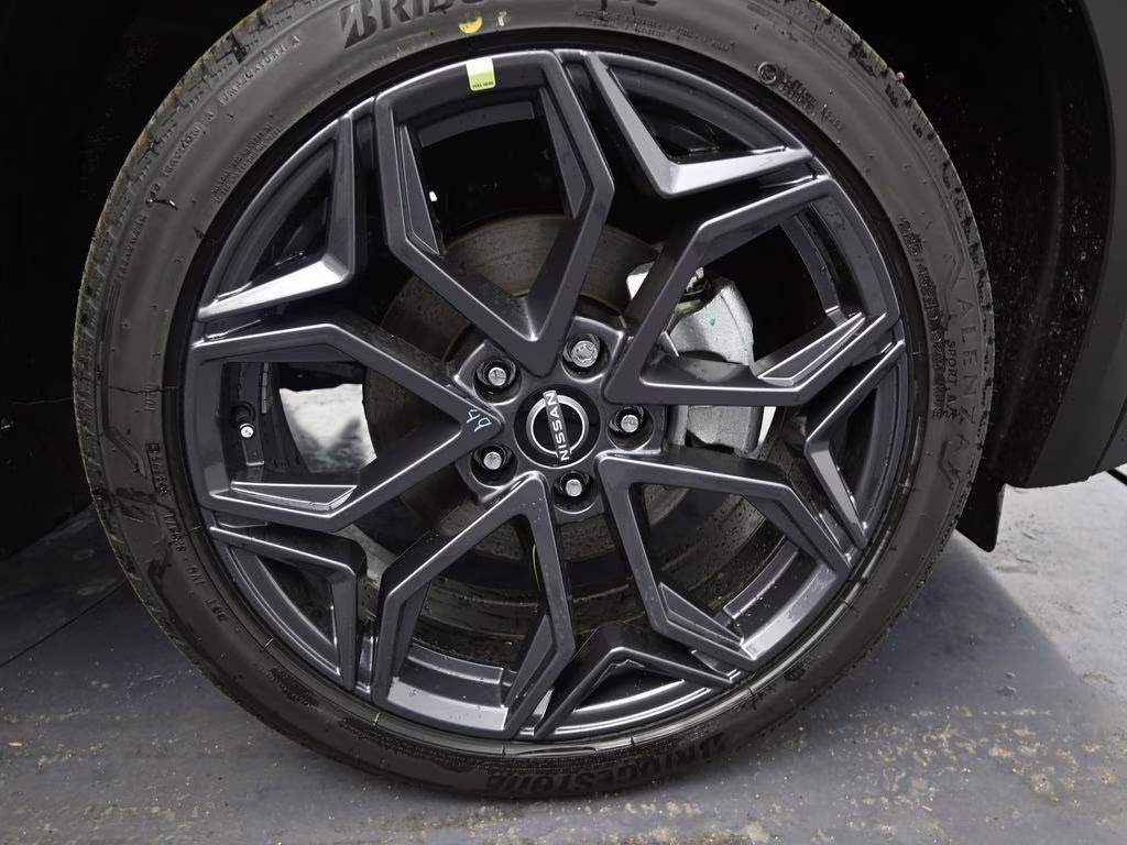 2026 Super Black Nissan Kicks SR FWD SUV