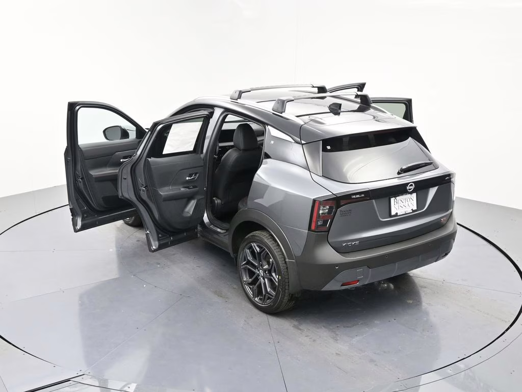 2026 Gun Metallic/Super Black Nissan Kicks SR FWD SUV