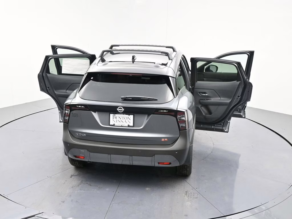 2026 Gun Metallic/Super Black Nissan Kicks SR FWD SUV