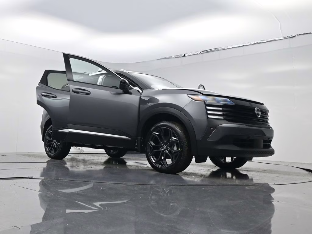 2026 Gun Metallic/Super Black Nissan Kicks SR FWD SUV