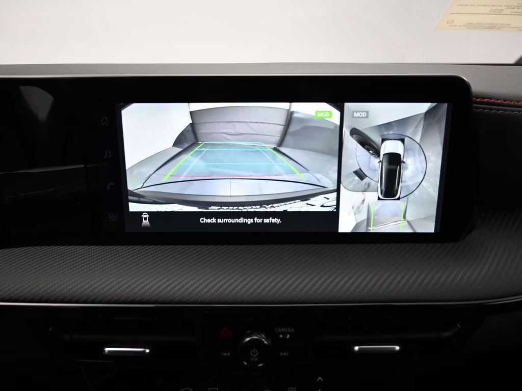 2026 Gun Metallic/Scarlet Ember Tintcoat Nissan Kicks SR FWD SUV