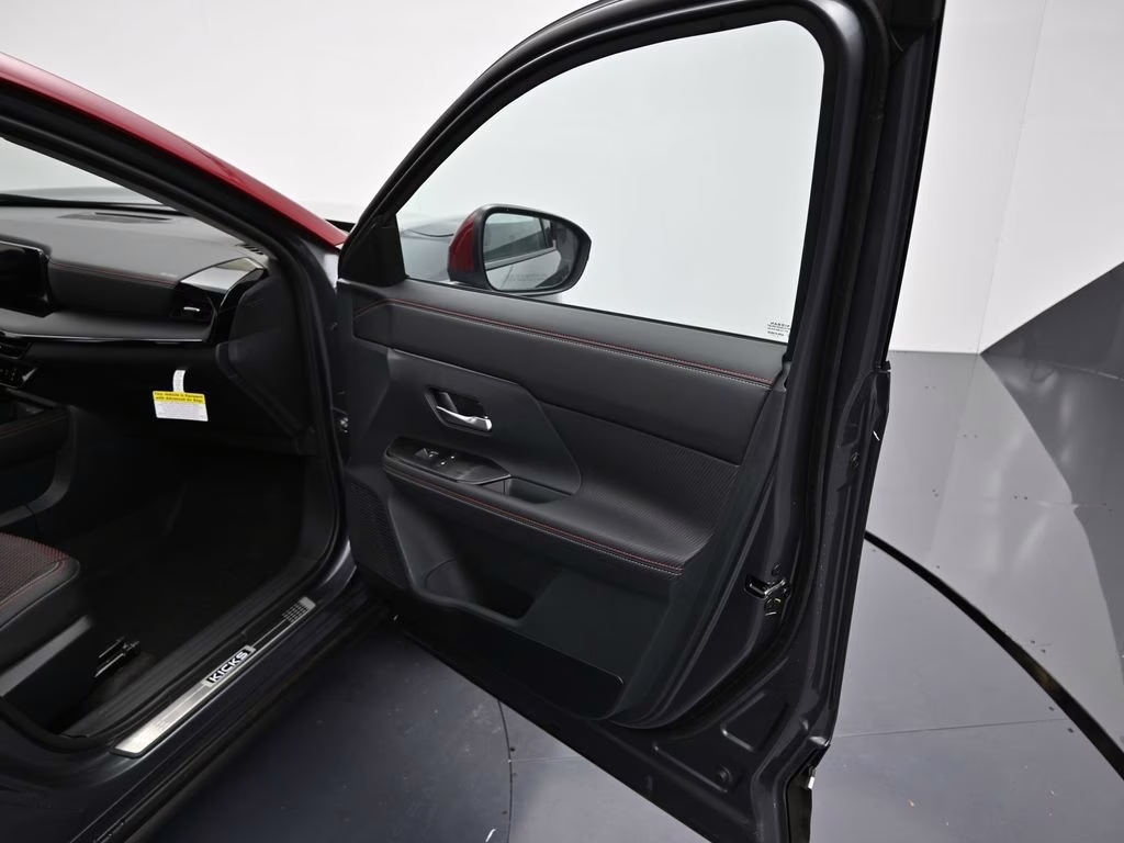 2026 Gun Metallic/Scarlet Ember Tintcoat Nissan Kicks SR FWD SUV