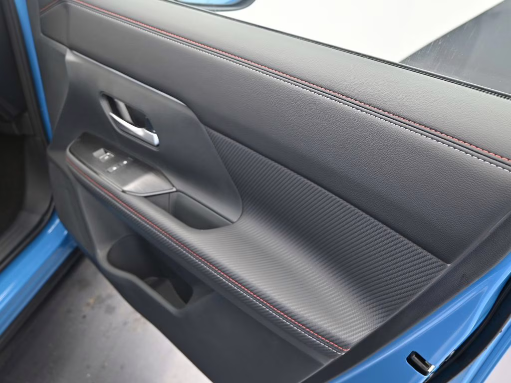 2026 Arctic Ice Blue/Black Nissan Kicks SR FWD SUV