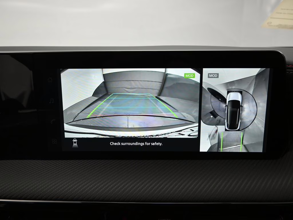 2026 Aspen White/Super Black Nissan Kicks SR FWD SUV