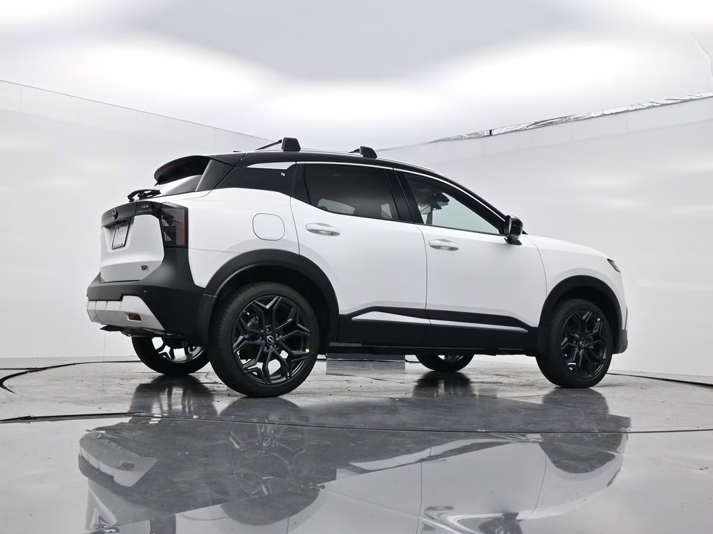 2026 Aspen White/Super Black Nissan Kicks SR FWD SUV