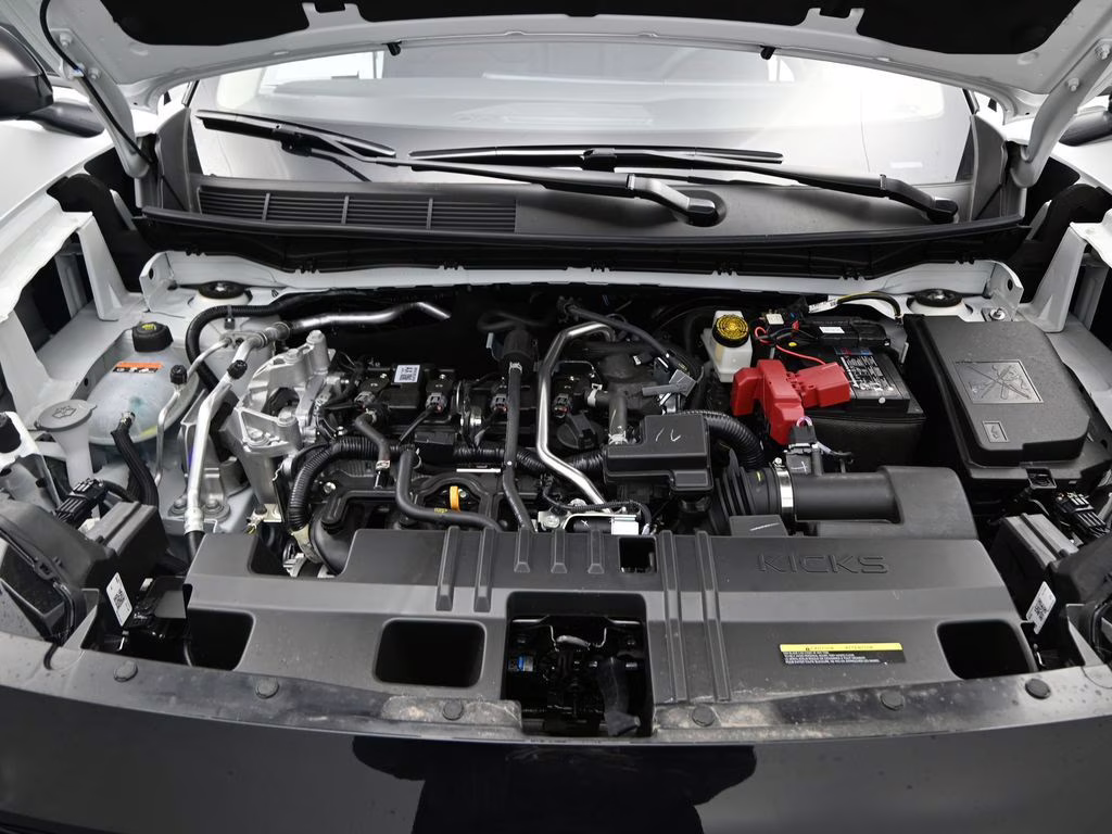 2026 Aspen White/Super Black Nissan Kicks SR FWD SUV