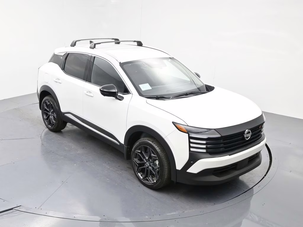 2026 Aspen White Tricoat Nissan Kicks SR FWD SUV