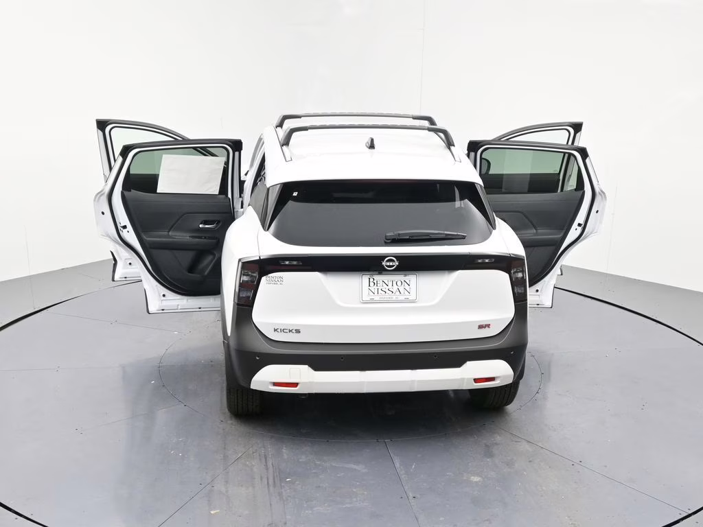 2026 Aspen White Tricoat Nissan Kicks SR FWD SUV
