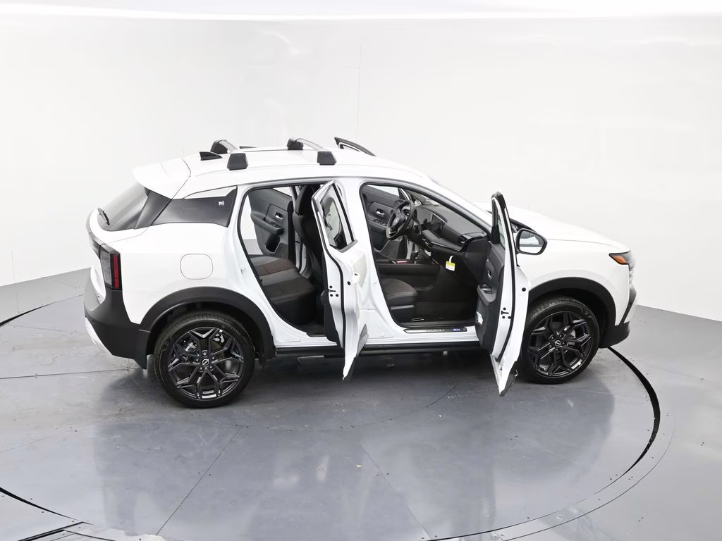 2026 Aspen White Tricoat Nissan Kicks SR FWD SUV