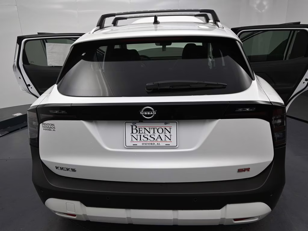 2026 Aspen White Tricoat Nissan Kicks SR FWD SUV