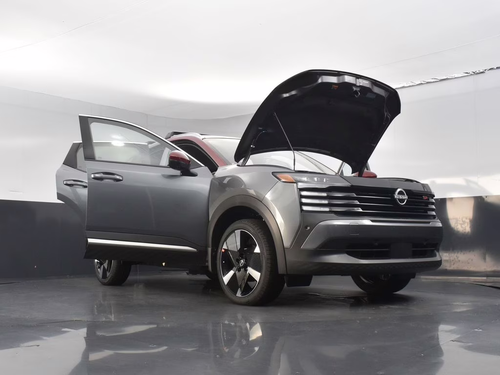 2026 Gun Metallic/Scarlet Ember Tintcoat Nissan Kicks SR FWD SUV