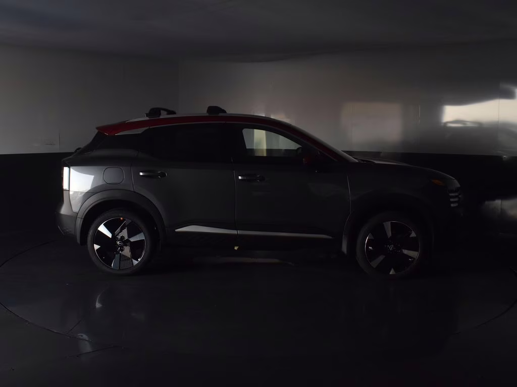 2026 Gun Metallic/Scarlet Ember Tintcoat Nissan Kicks SR FWD SUV