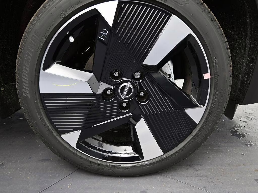 2026 Scarlet Ember/Super Black Nissan Kicks SR FWD SUV