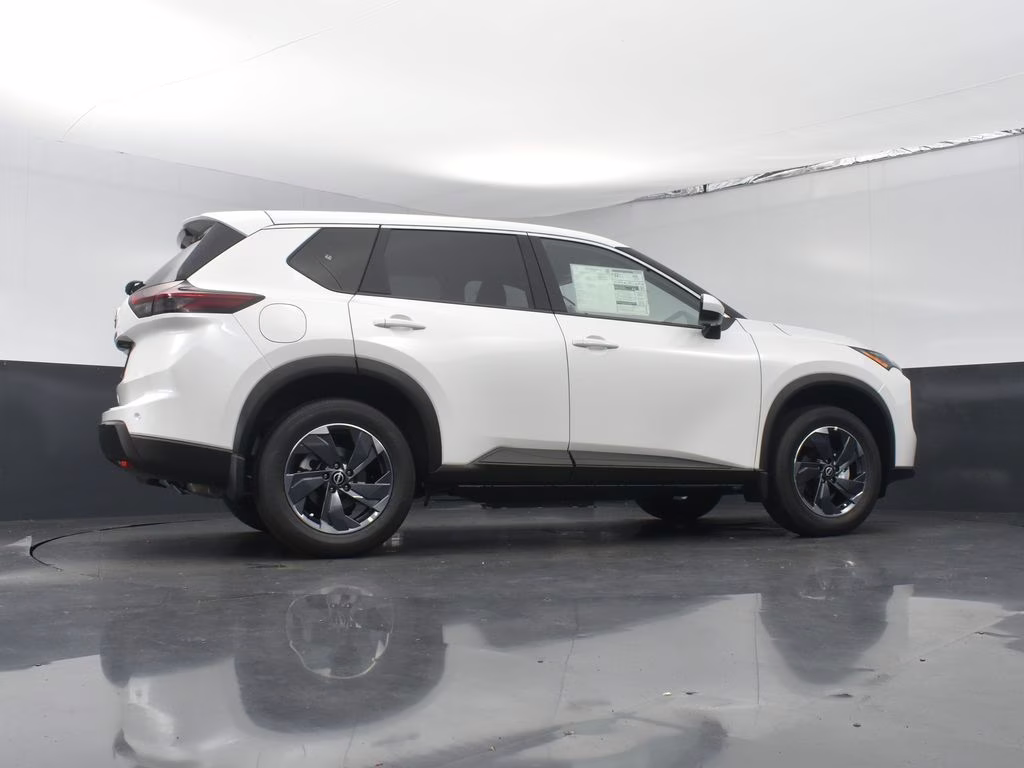 2026 Everest White Pearl Tricoat Nissan Rogue SV FWD SUV