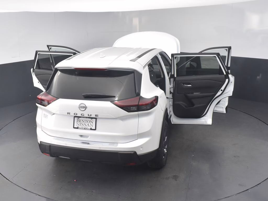 2026 Everest White Pearl Tricoat Nissan Rogue SV FWD SUV