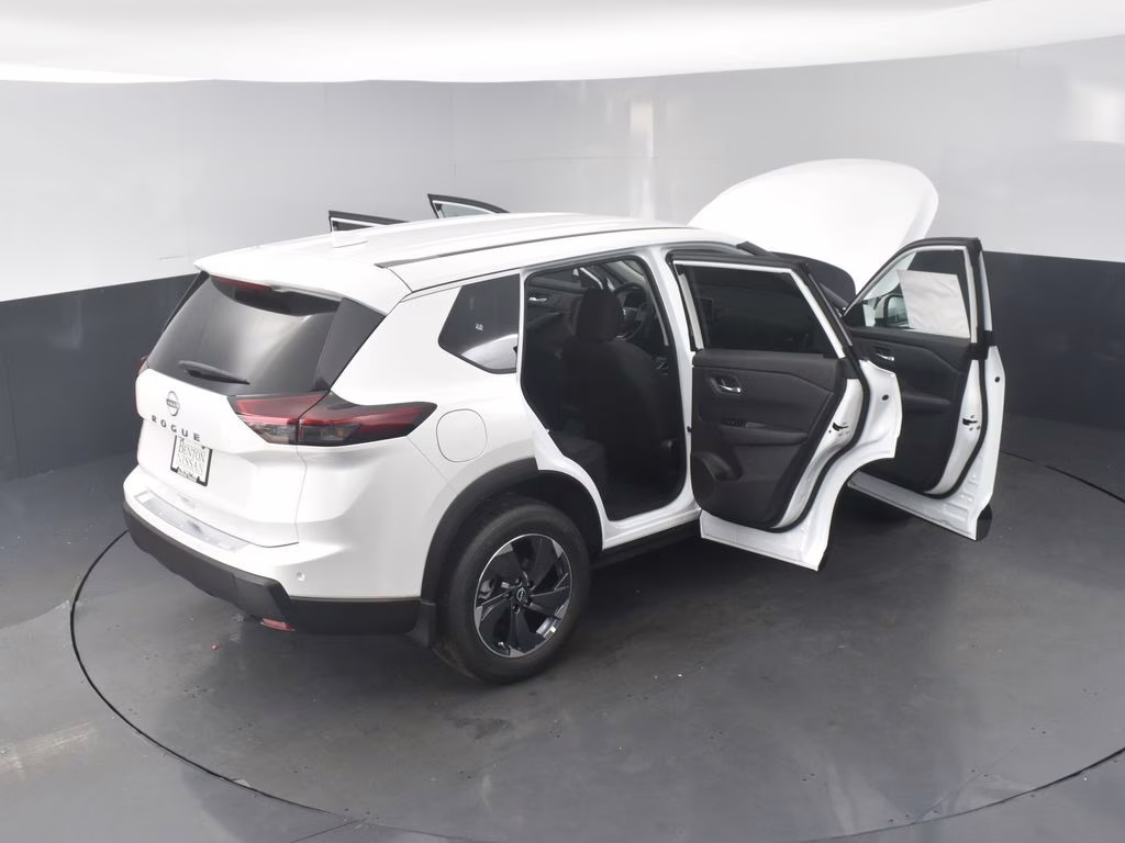 2026 Everest White Pearl Tricoat Nissan Rogue SV FWD SUV