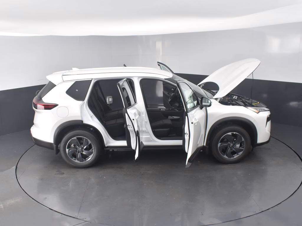 2026 Everest White Pearl Tricoat Nissan Rogue SV FWD SUV