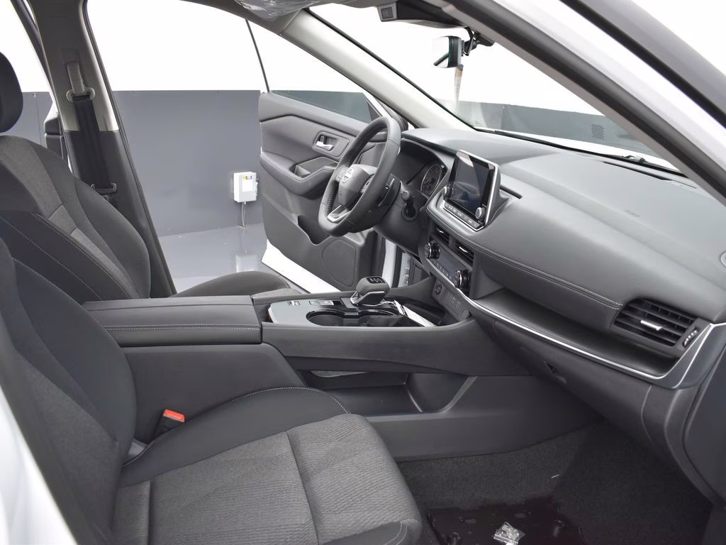 2026 Everest White Pearl Tricoat Nissan Rogue SV FWD SUV