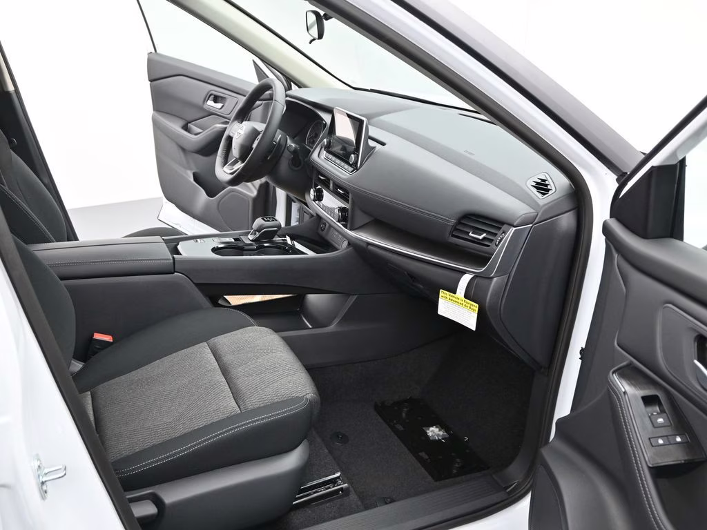 2026 Everest White Pearl Tricoat Nissan Rogue SV FWD SUV