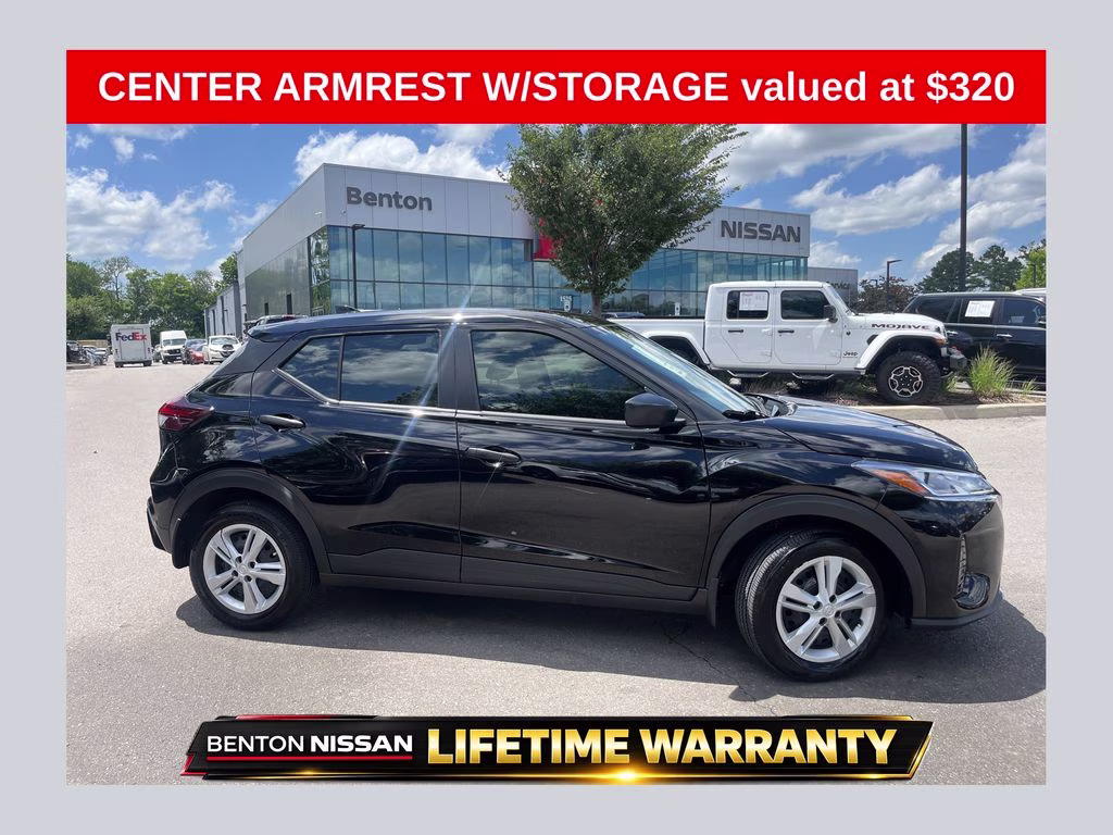 2025 Super Black Nissan Kicks Play S FWD SUV