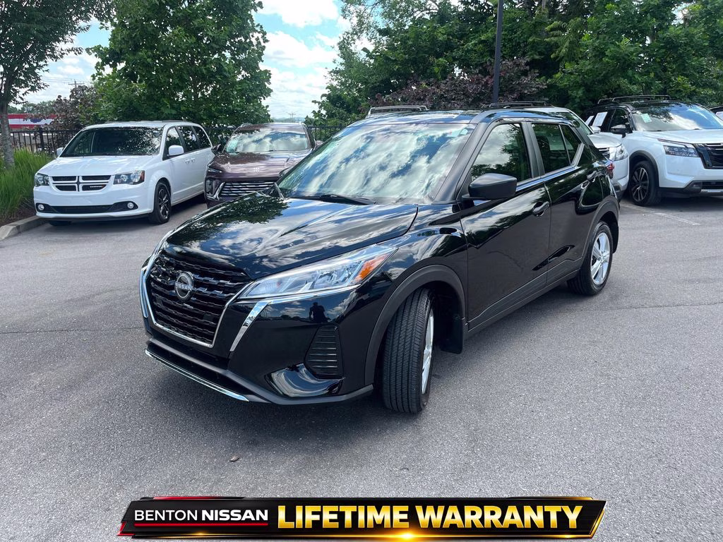2025 Super Black Nissan Kicks Play S FWD SUV