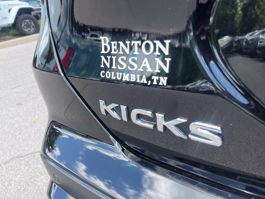 2025 Super Black Nissan Kicks Play S FWD SUV