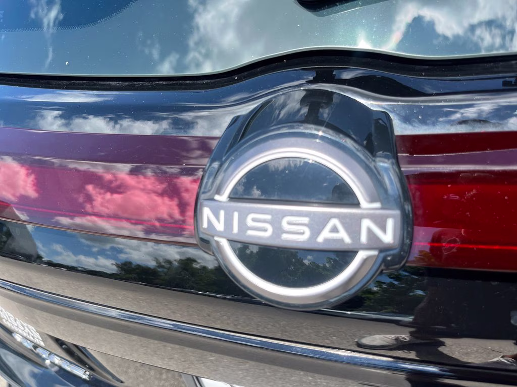 2025 Super Black Nissan Kicks Play S FWD SUV