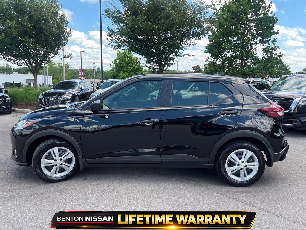 2025 Super Black Nissan Kicks Play S FWD SUV