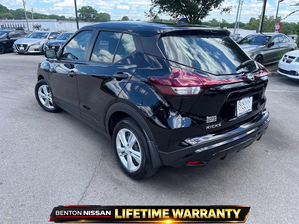 2025 Super Black Nissan Kicks Play S FWD SUV