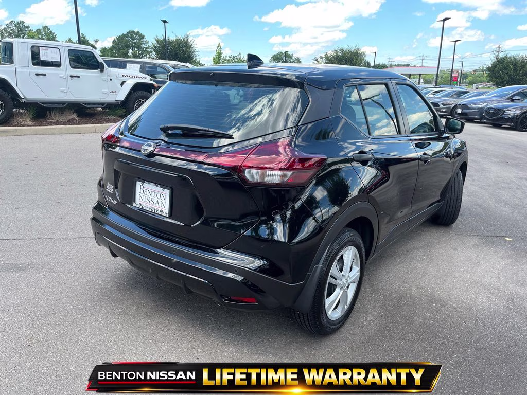 2025 Super Black Nissan Kicks Play S FWD SUV