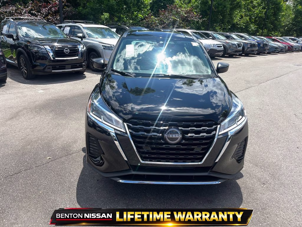 2025 Super Black Nissan Kicks Play S FWD SUV