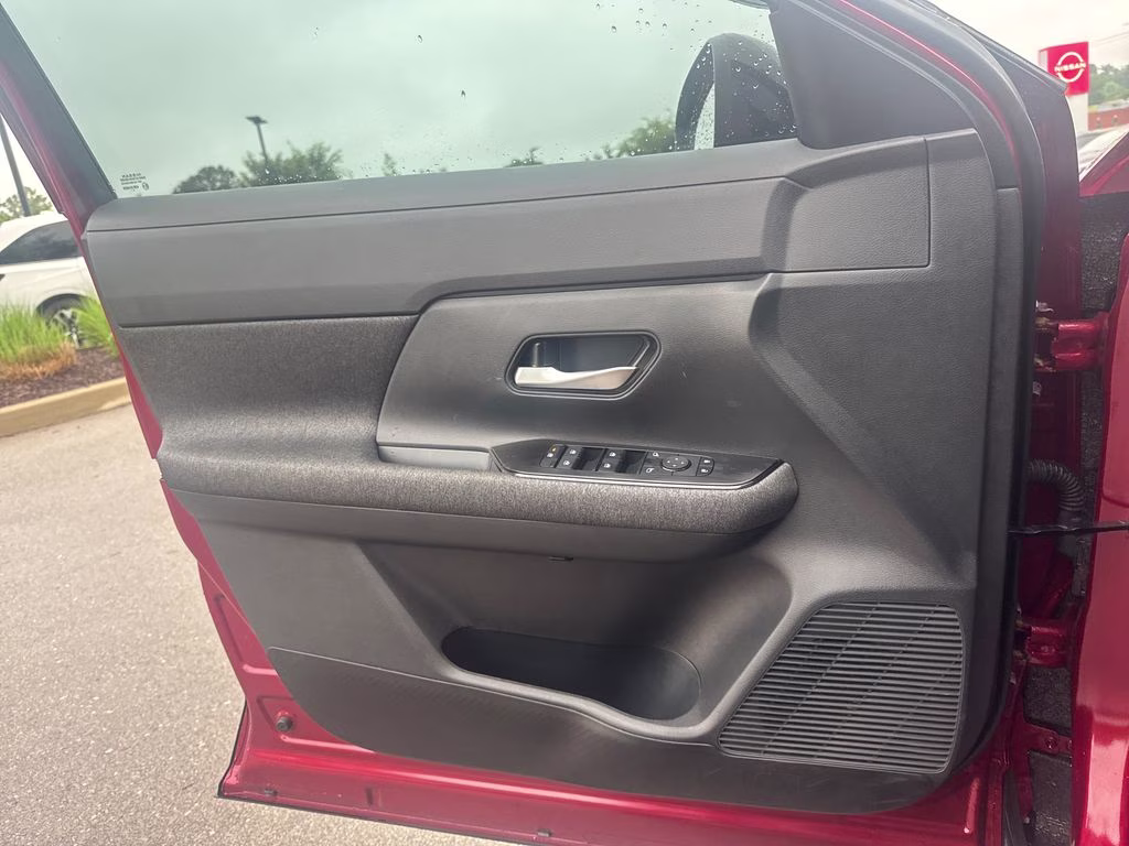 2025 Scarlet Ember Tintcoat/Super Black Nissan Kicks SV AWD SUV