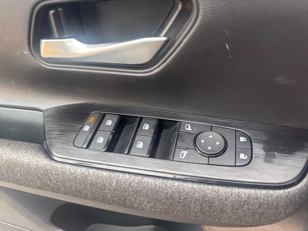 2025 Scarlet Ember Tintcoat/Super Black Nissan Kicks SV AWD SUV