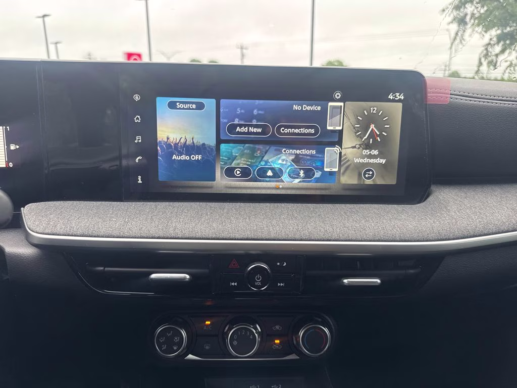 2025 Scarlet Ember Tintcoat/Super Black Nissan Kicks SV AWD SUV