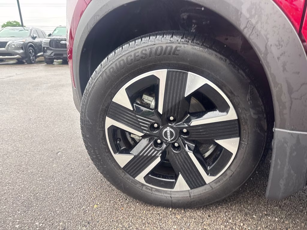 2025 Scarlet Ember Tintcoat/Super Black Nissan Kicks SV AWD SUV