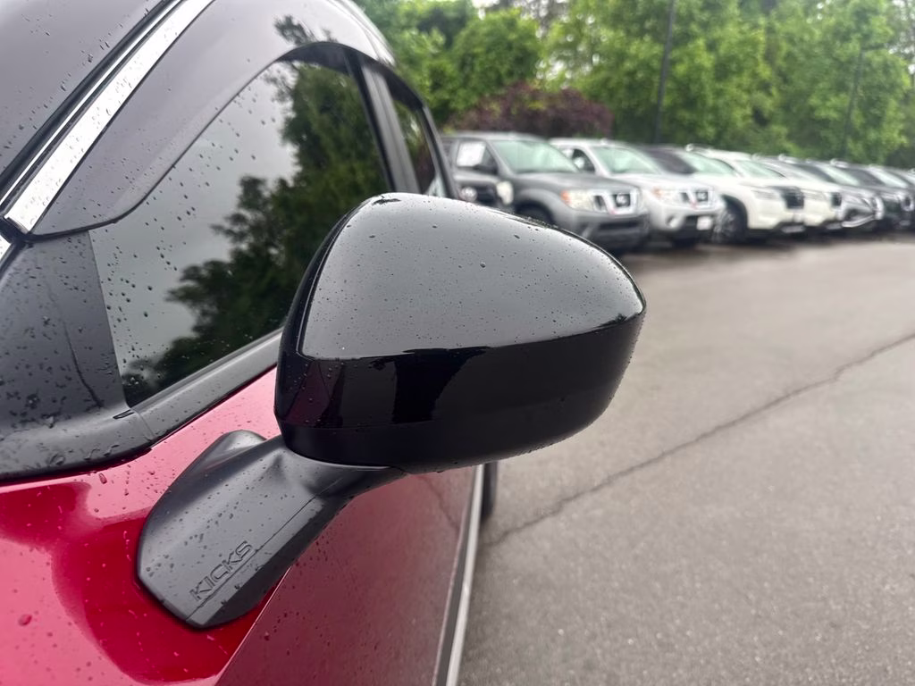2025 Scarlet Ember Tintcoat/Super Black Nissan Kicks SV AWD SUV