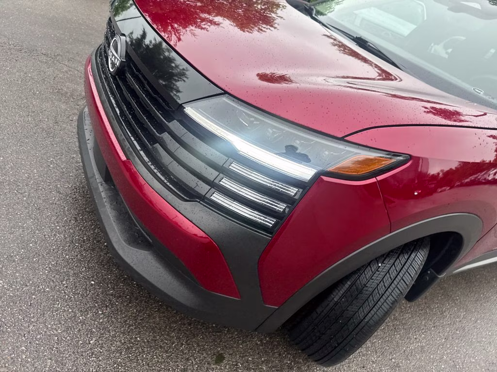 2025 Scarlet Ember Tintcoat/Super Black Nissan Kicks SV AWD SUV