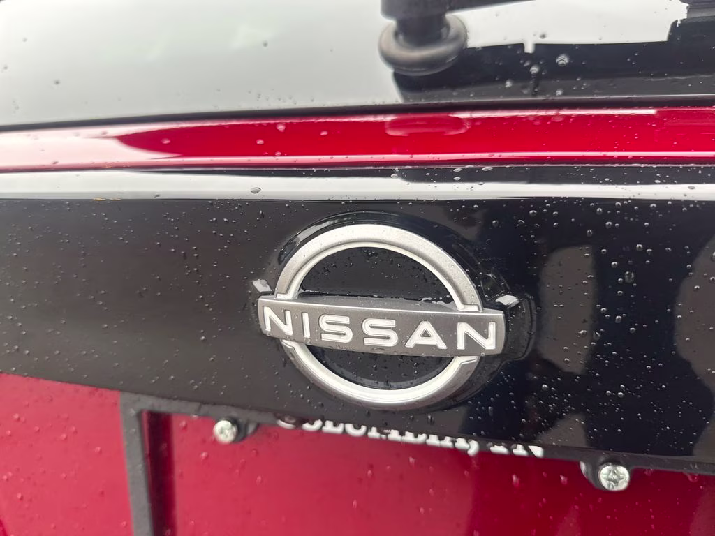 2025 Scarlet Ember Tintcoat/Super Black Nissan Kicks SV AWD SUV