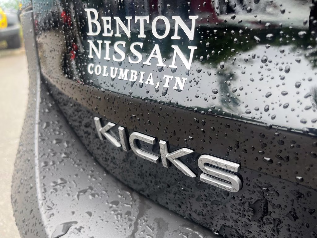 2026 Super Black Nissan Kicks SR FWD SUV