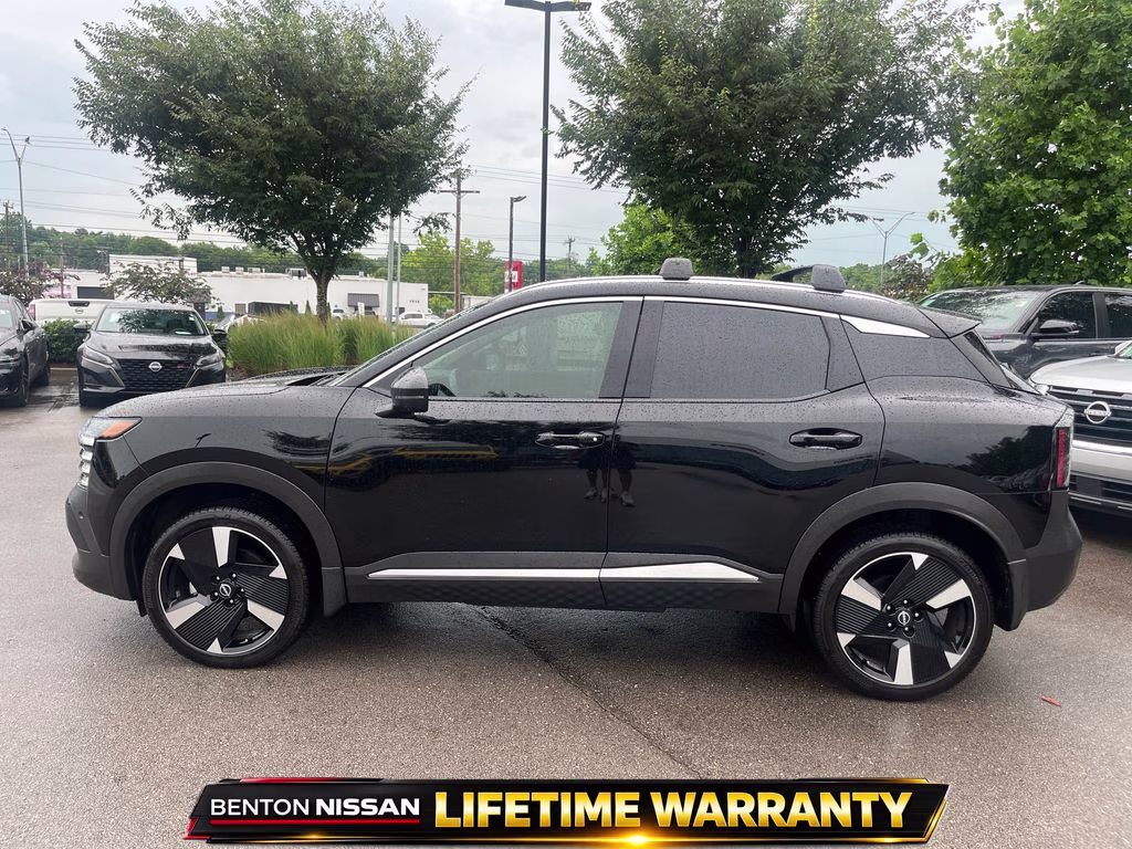 2026 Super Black Nissan Kicks SR FWD SUV