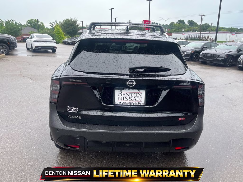 2026 Super Black Nissan Kicks SR FWD SUV